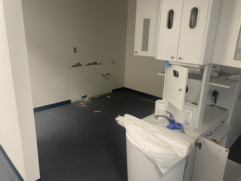 More Photos Of 131 E Broad St, Eufaula Medical For Sale