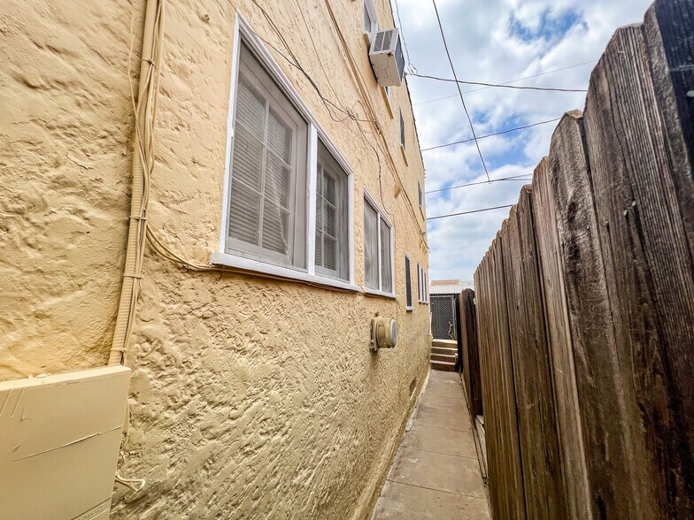 More Photos Of 1845 New Hampshire Ave, Los Angeles Apartments For Sale