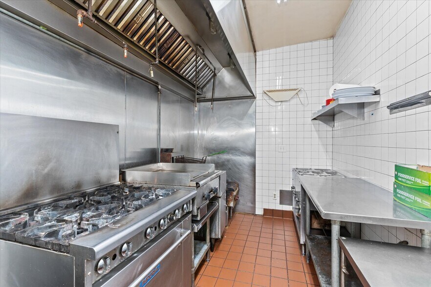 More Photos Of 10448 CA-99, Live Oak Supermarket For Sale