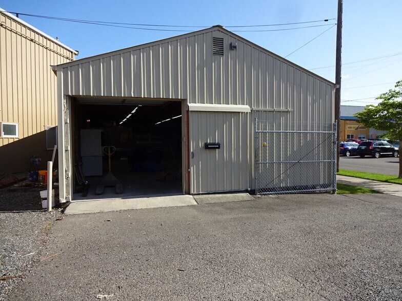 More Photos Of 1815 Ellis St, Bellingham Service For Lease