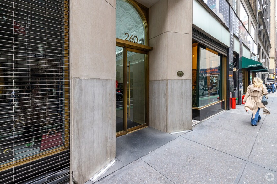 More Photos Of 260 W 39th St, New York Office For Lease