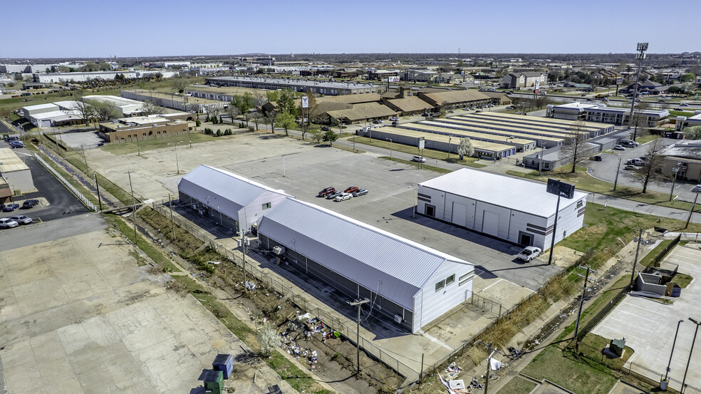 More Photos Of 4403-4411 SW 3rd St, Oklahoma City Showroom For Sale