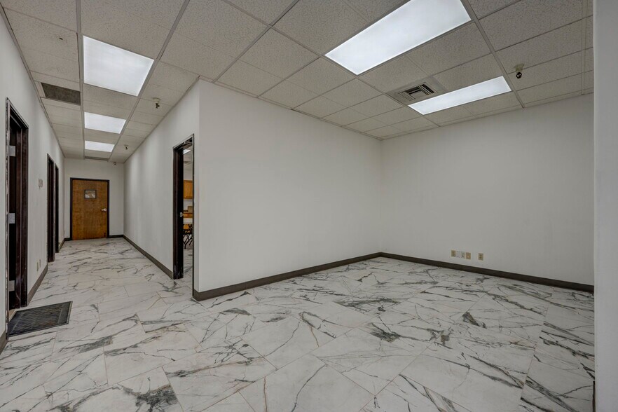 More Photos Of 575-585 Reactor Way, Reno Distribution For Lease