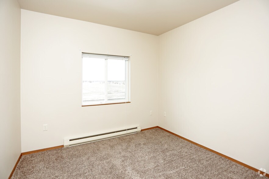 More Photos Of 1300-1302 Quiniela Dr, North Sioux City Apartments For Sale