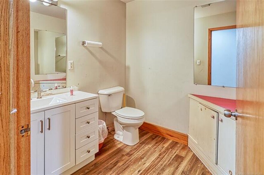 More Photos Of 111-117 S Main St, Eufaula Office For Sale