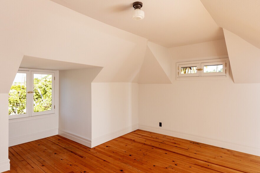 More Photos Of 4219 Figueroa Street, Los Angeles General Retail For Sale