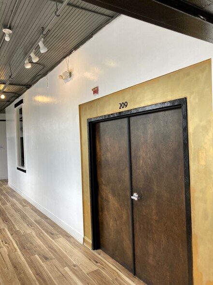 More Photos Of 1906 N Armenia Ave, Tampa Loft Creative Space For Lease