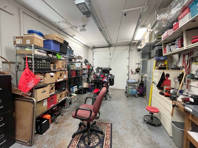 More Photos Of 400 Emery Dr, Birmingham Office For Lease