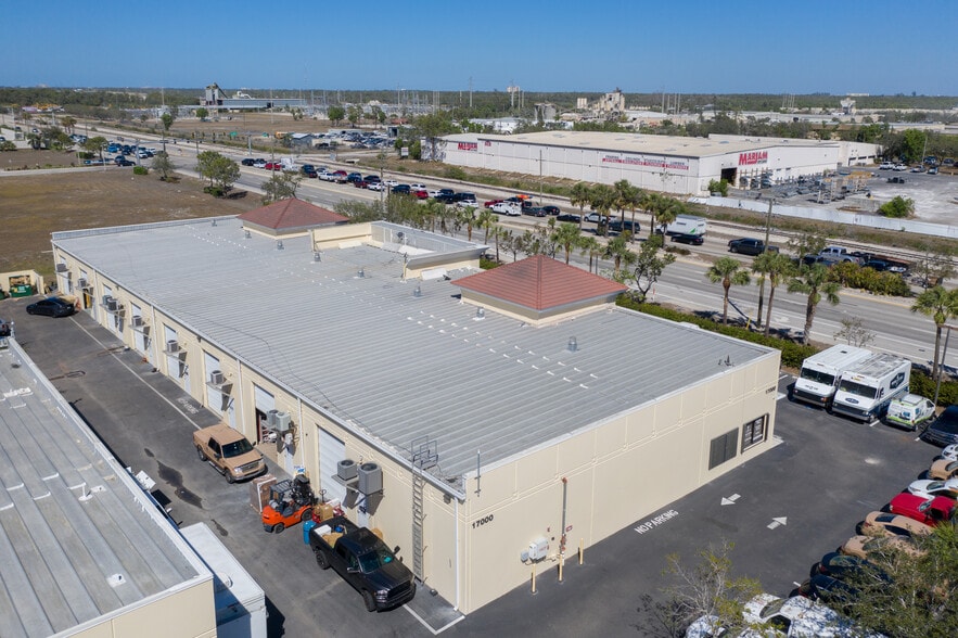 More Photos Of 17000 Alico Commerce Ct, Fort Myers Flex For Sale