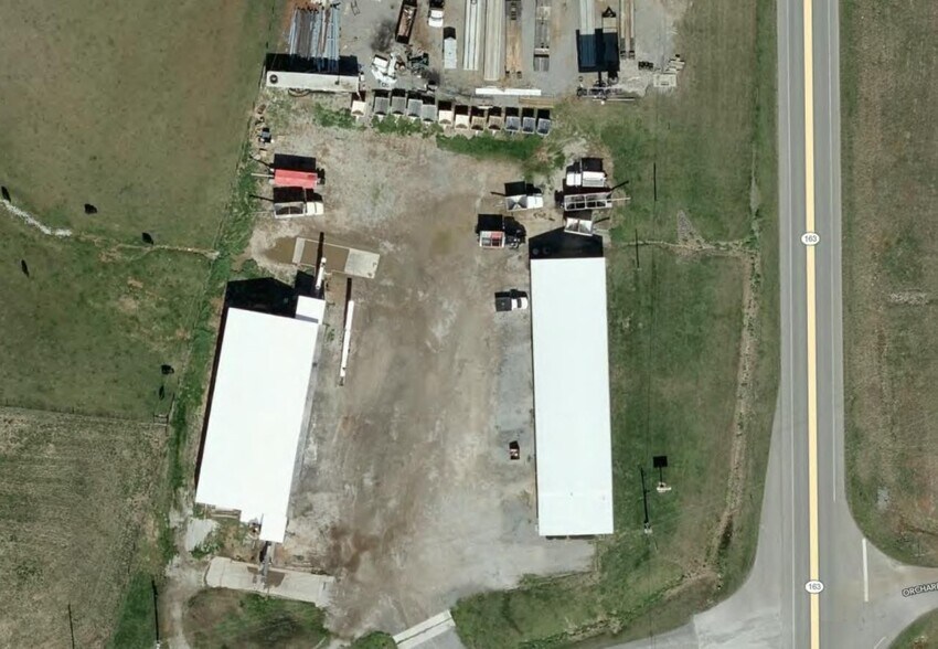 More Photos Of 2010 Edmonton Rd, Tompkinsville General Retail For Sale