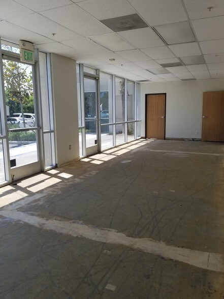 More Photos Of 8351 Rochester Ave, Rancho Cucamonga Warehouse For Lease