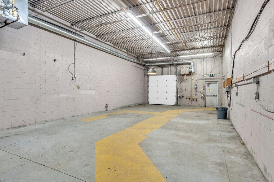 More Photos Of 2710 Lancaster Rd, Ottawa Warehouse For Sale