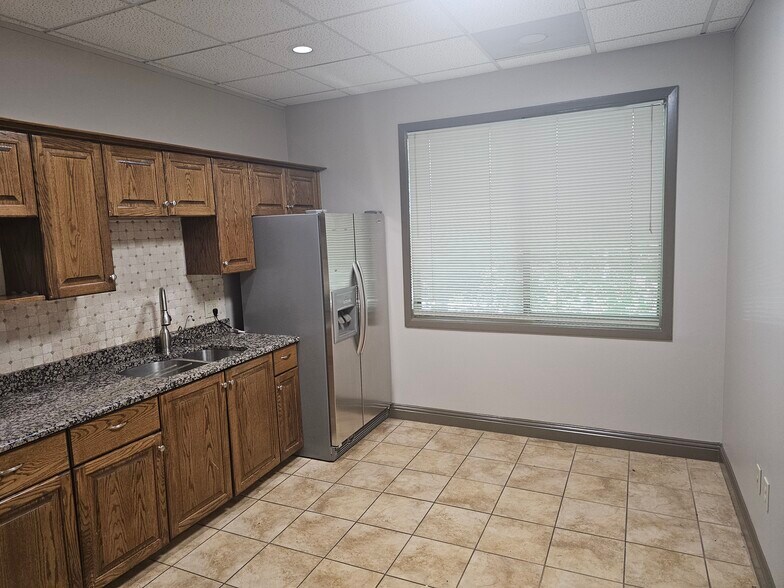 More Photos Of 1132 Hightower Trl, Atlanta Medical For Sale