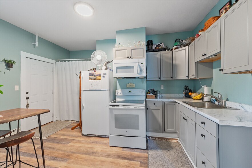 More Photos Of 122 Laurel St, Fitchburg Multifamily For Sale