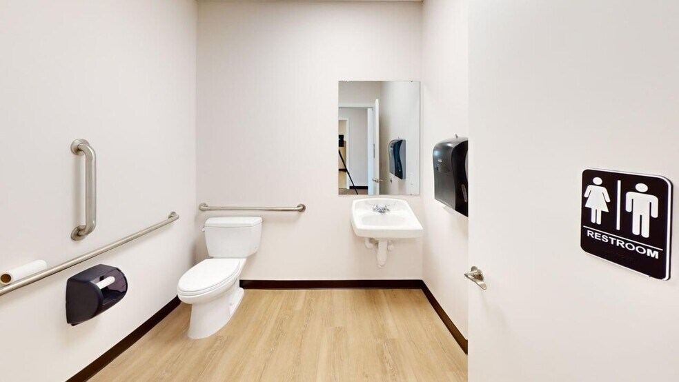 More Photos Of 125 E Shore Pky, La Porte Medical For Lease