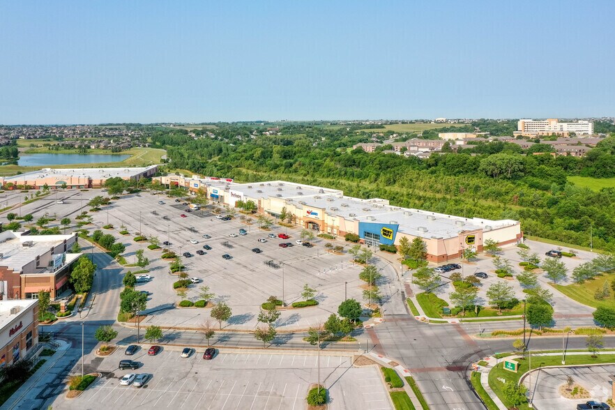 More Photos Of 7809-7949 Towne Center Pky, Papillion Unknown For Lease