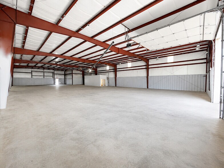More Photos Of 3508 Wellsite Dr, Norman Distribution For Sale