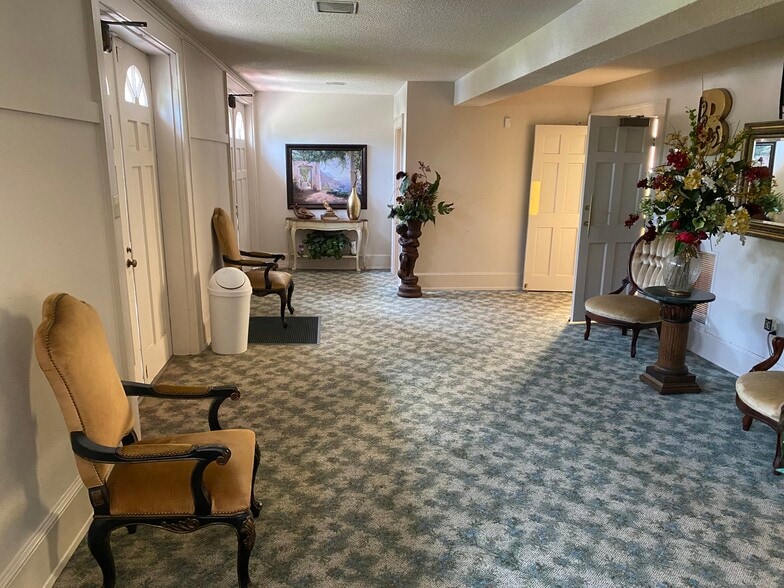 More Photos Of 201 S 8th St, Gadsden Religious Facility For Sale