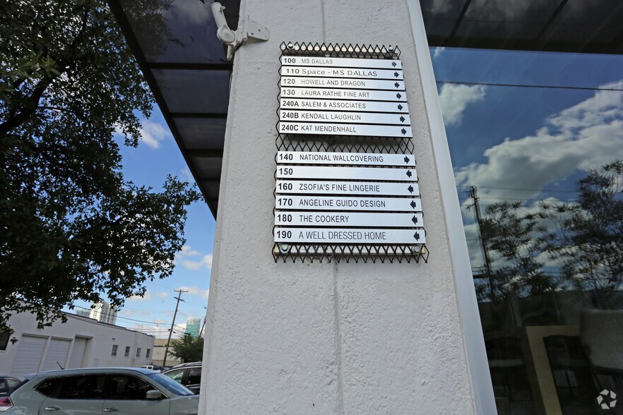 More Photos Of 1130 Dragon St, Dallas Showroom For Lease