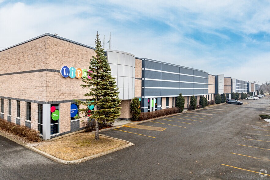 More Photos Of 2600 Boul Jacques-Cartier E, Longueuil Industrial For Lease