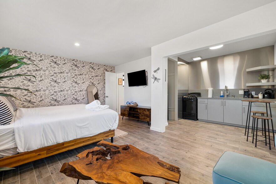 More Photos Of 66358 Desert View Ave, Desert Hot Springs Hotel For Sale