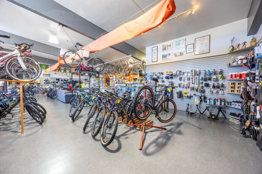 More Photos Of 1301 E Fry Blvd, Sierra Vista General Retail For Sale