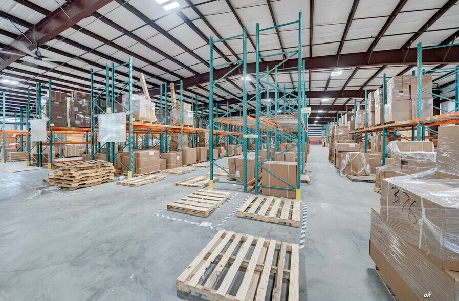 More Photos Of 17684 Cordova Pl, Panama City Beach Distribution For Lease