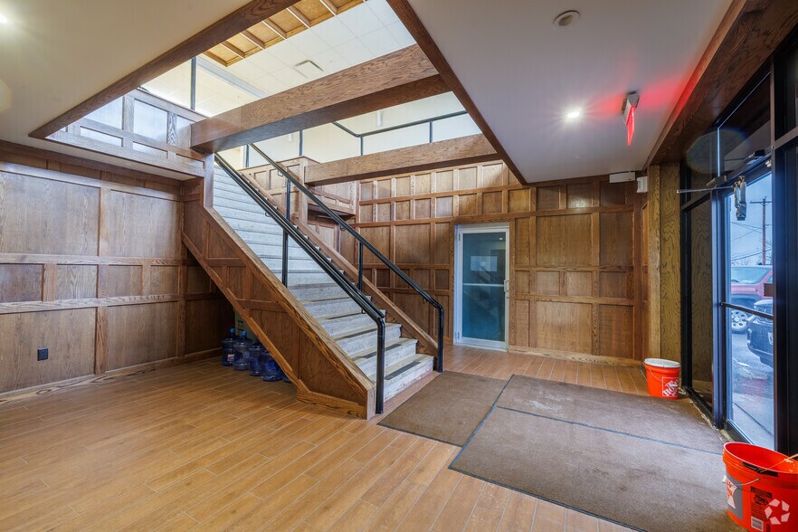More Photos Of 1770-1810 Lemoyne Ave, Syracuse Warehouse For Sale