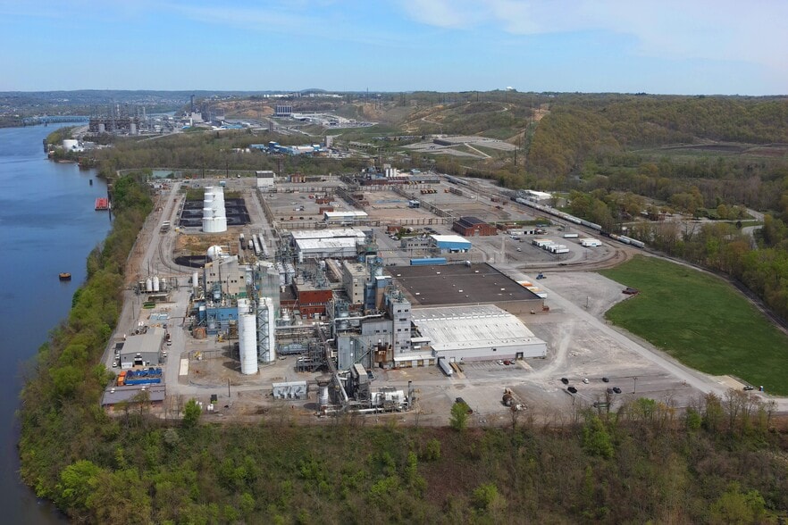 More Photos Of 400 Frankfort Rd, Monaca Manufacturing For Sale