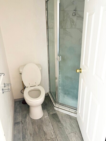 More Photos Of 5073 Huntington Dr N, Los Angeles Apartments For Sale