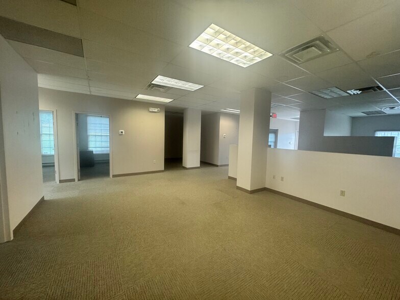 More Photos Of 360 Grove St, Bridgewater Medical For Lease