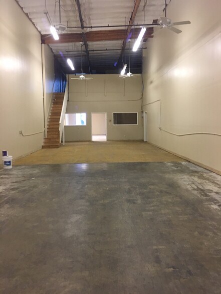 More Photos Of 110 Railroad Ave, Suisun City Flex For Lease