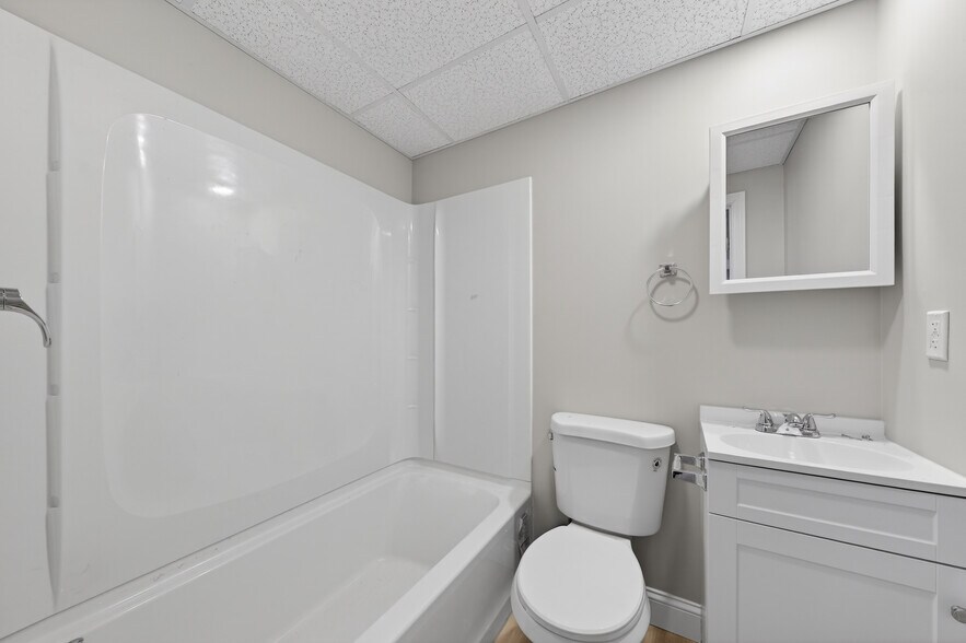 More Photos Of 165 Grant St, Fall River Apartments For Sale