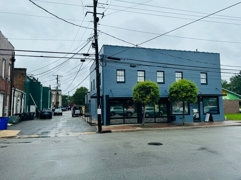 More Photos Of 101 N Market St, Benson Office For Lease