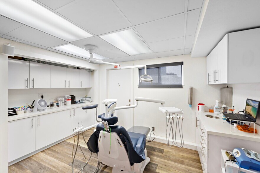 More Photos Of 133 Avenida Granada, San Clemente Medical For Lease