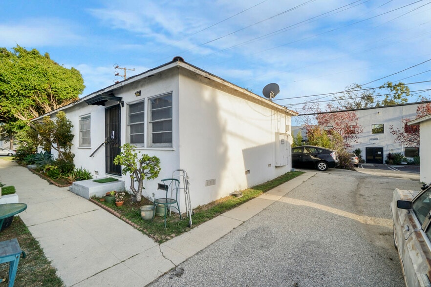 More Photos Of 2626 26th St, Santa Monica Apartments For Sale