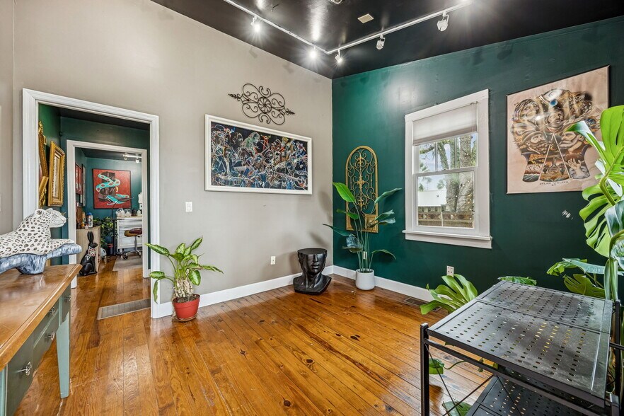 More Photos Of 218 Ash St, Fernandina Beach Freestanding For Sale