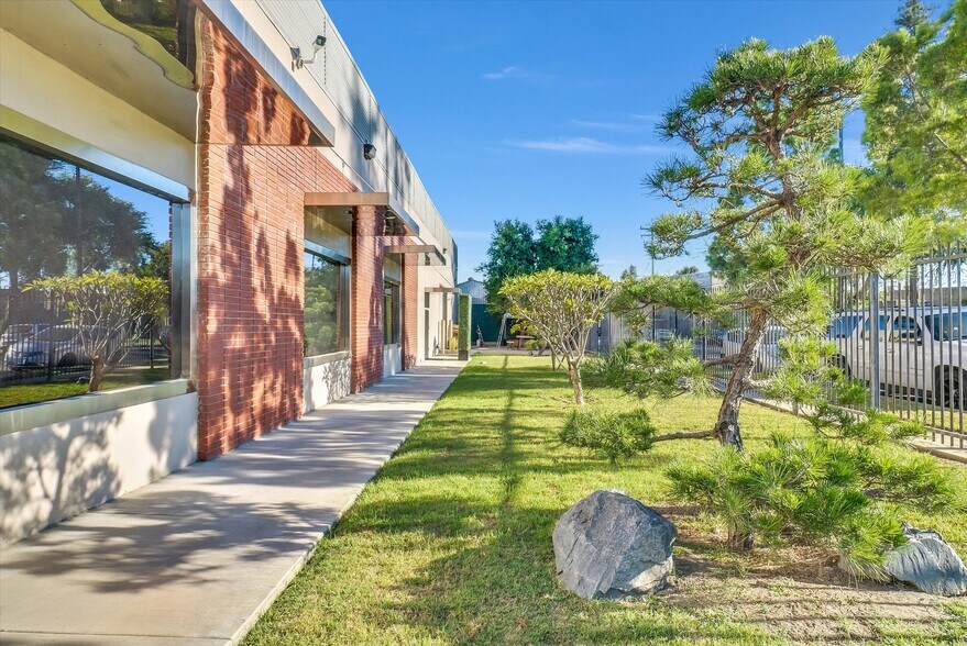 More Photos Of 2664 Stingle Ave, Rosemead Manufacturing For Lease