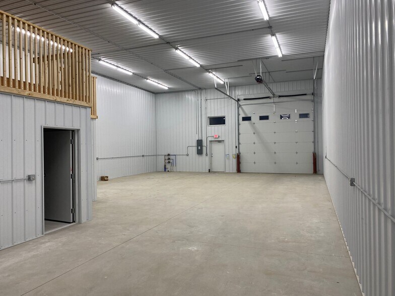 More Photos Of 108 Dundas Rd C-3, Monticello Warehouse For Sale