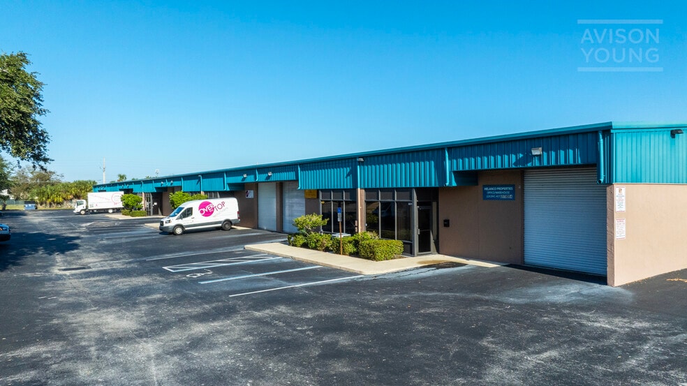 More Photos Of 3712-3728 Vineland Rd, Orlando Warehouse For Lease