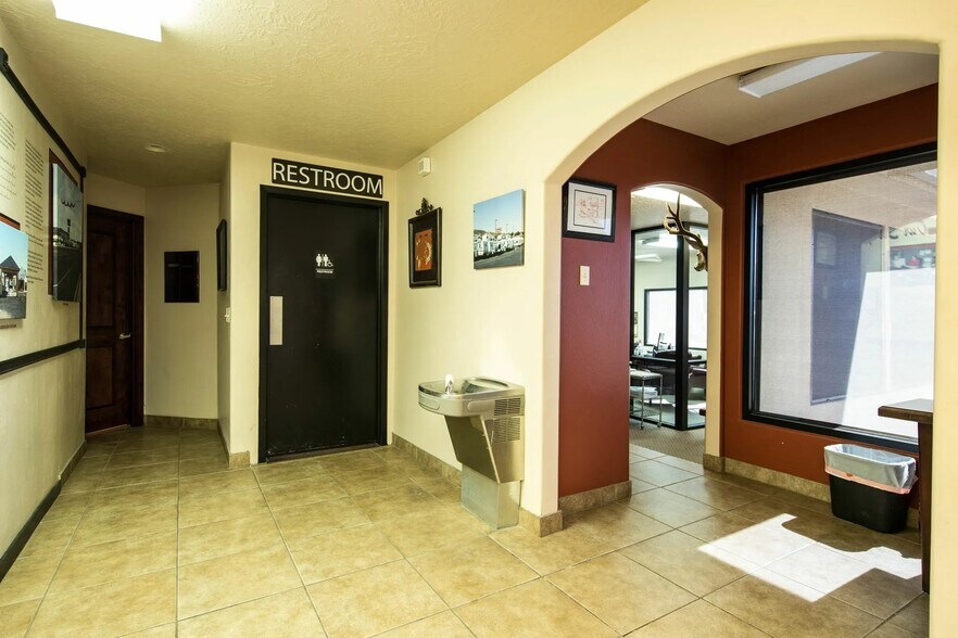 More Photos Of 1210 W State St, Hurricane General Retail For Lease