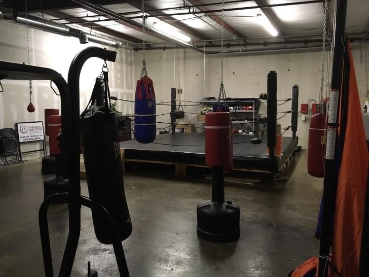 More Photos Of 201 Executive Way, DeSoto Showroom For Lease