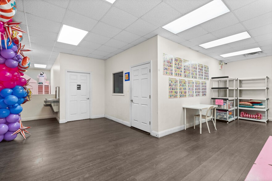 More Photos Of 3980 Shallowford Rd, Marietta Office For Sale