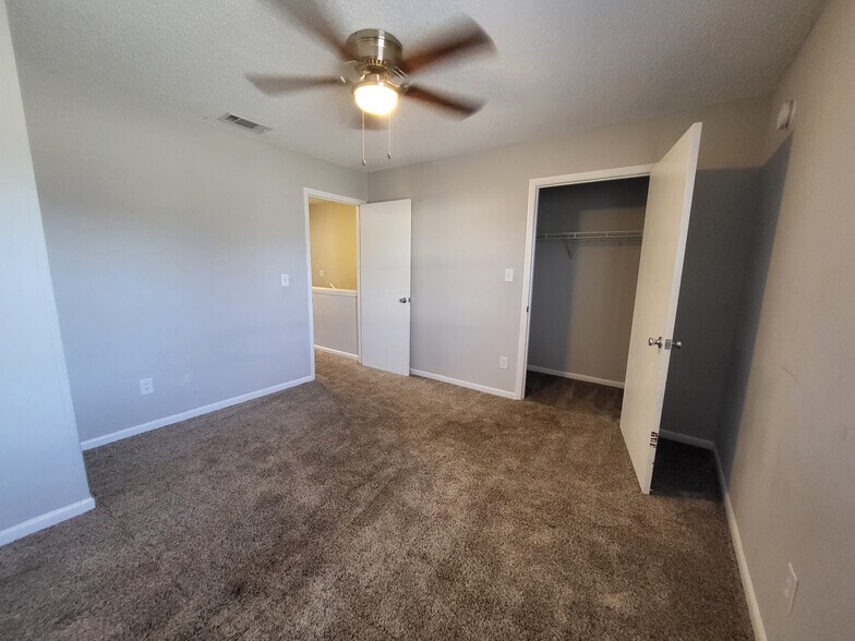More Photos Of 1357 Kingsley Ave, Orange Park Apartments For Sale