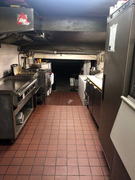 More Photos Of 2020 White Plains Rd, Bronx Storefront Retail Office For Sale