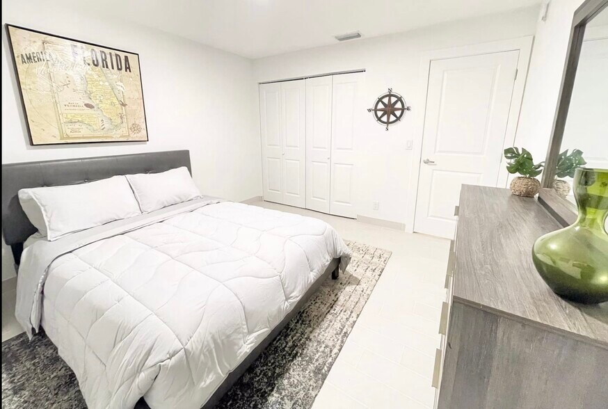 More Photos Of 2638 Lake Dr, Riviera Beach Apartments For Sale