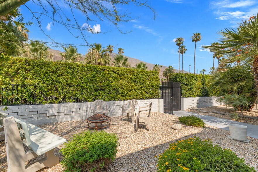 More Photos Of 1674 S Via Salida, Palm Springs Apartments For Sale
