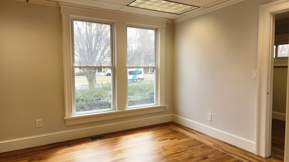 More Photos Of 28 Franklin Pl, Morristown Medical For Lease