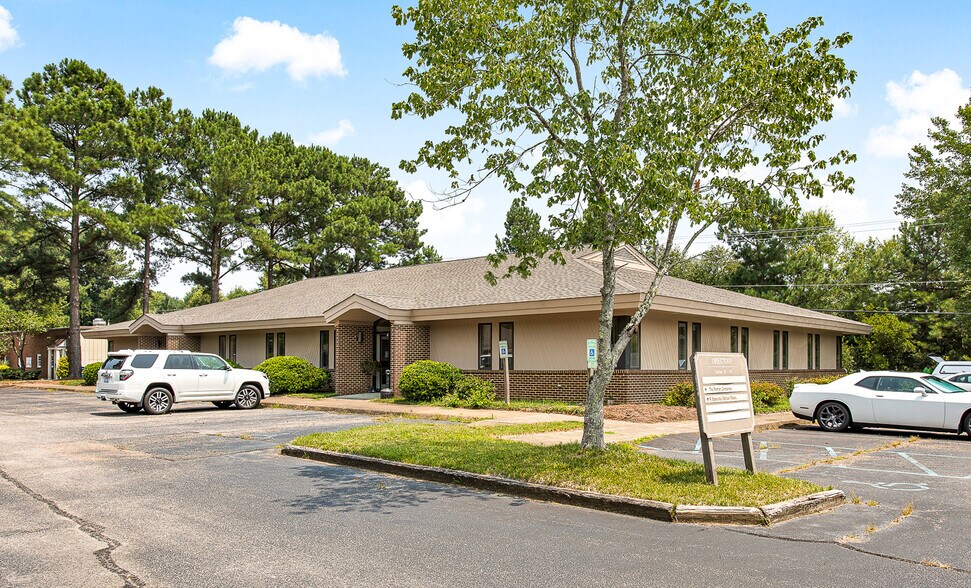 More Photos Of 5248 Olde Towne Rd, Williamsburg Office For Sale
