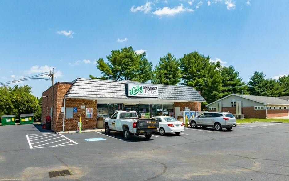 Primary Photo Of 301 S Lewis Rd, Royersford Convenience Store For Sale